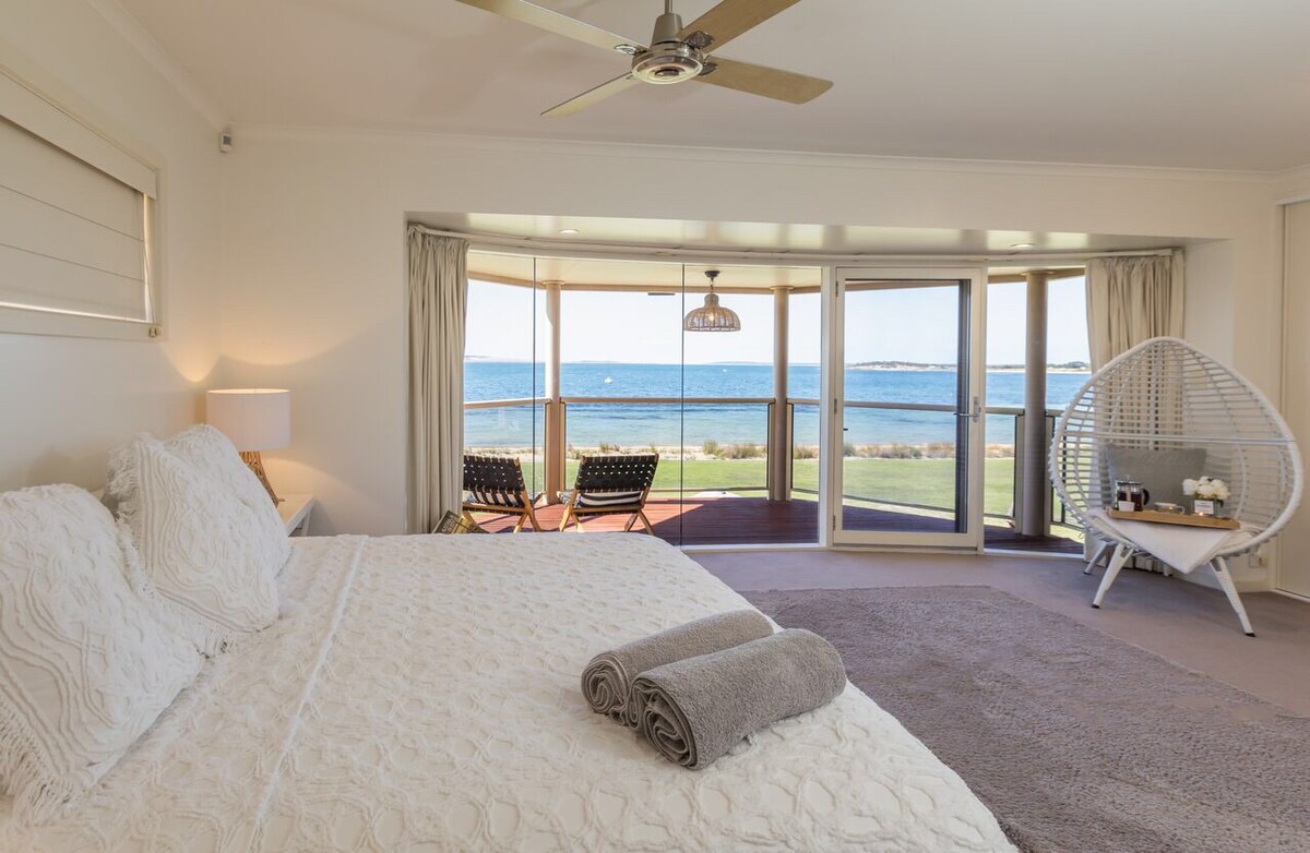 Australian Coastal Safaris - South Point Beach House